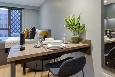 1 bed studio, Belgrave Street, Leeds, LS28DD - Image 1